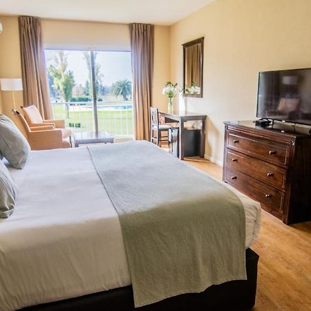Hotel Wyndham Garden Campana Zewnętrze zdjęcie