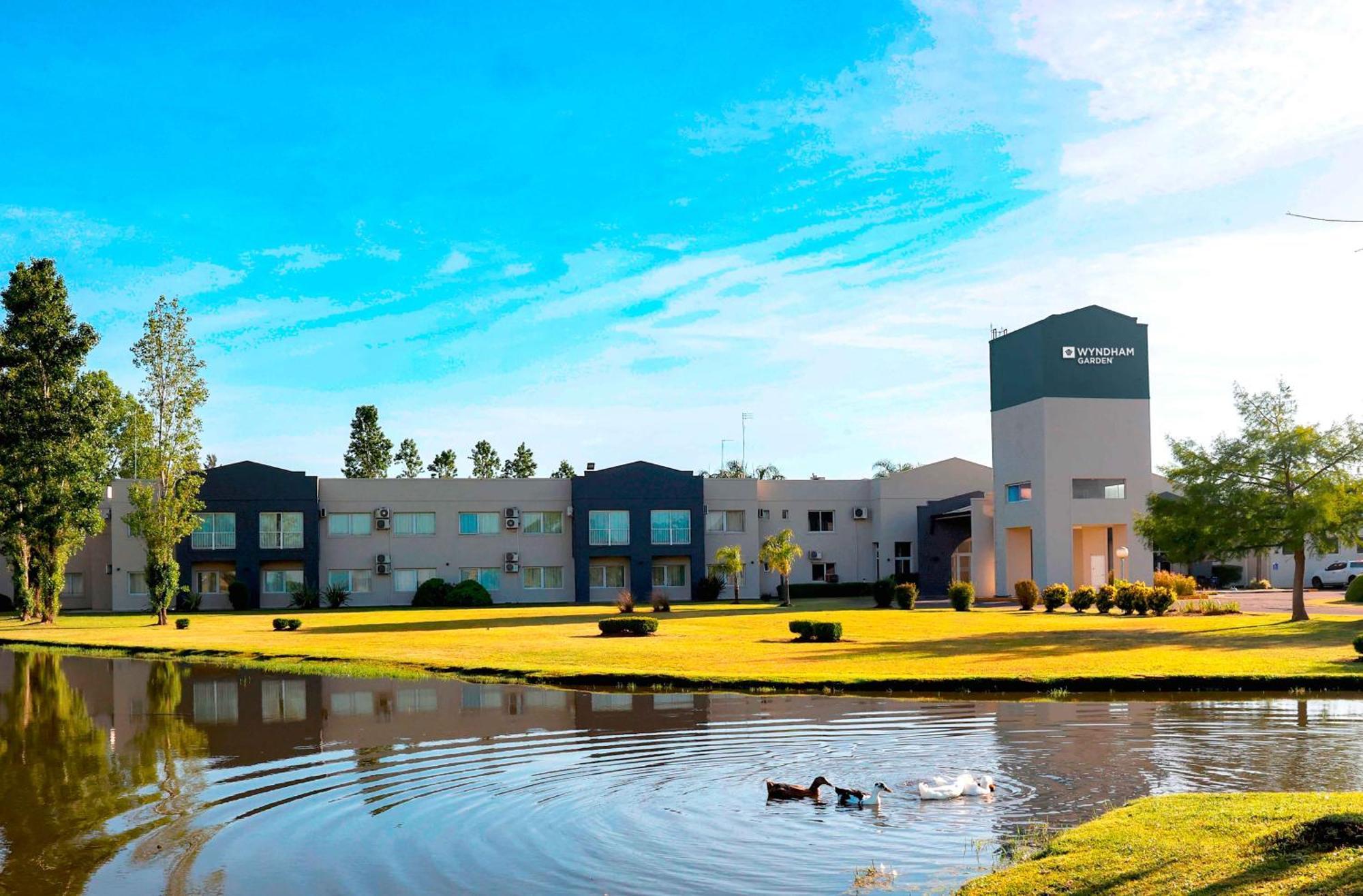 Hotel Wyndham Garden Campana Zewnętrze zdjęcie