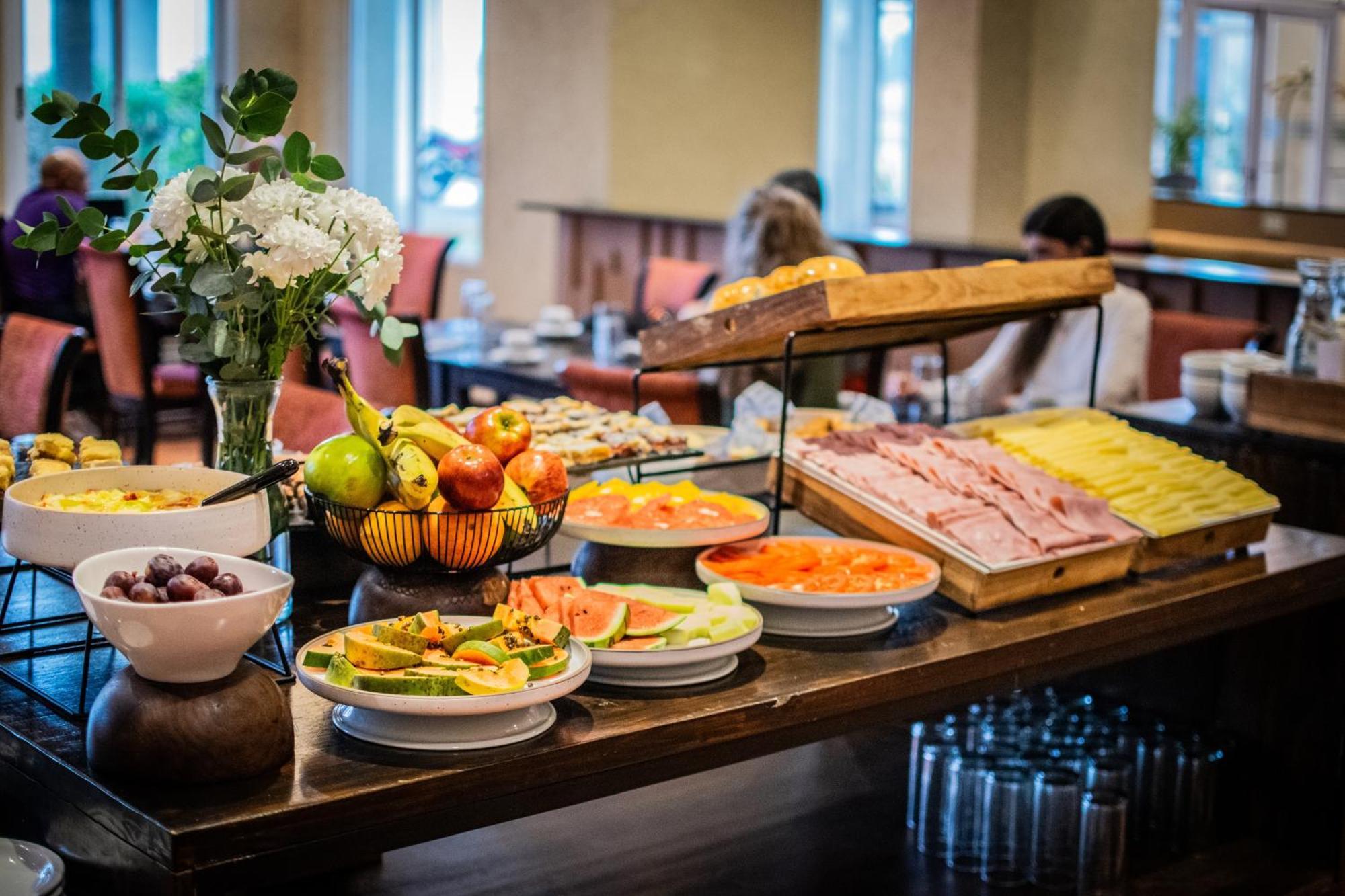 Hotel Wyndham Garden Campana Zewnętrze zdjęcie
