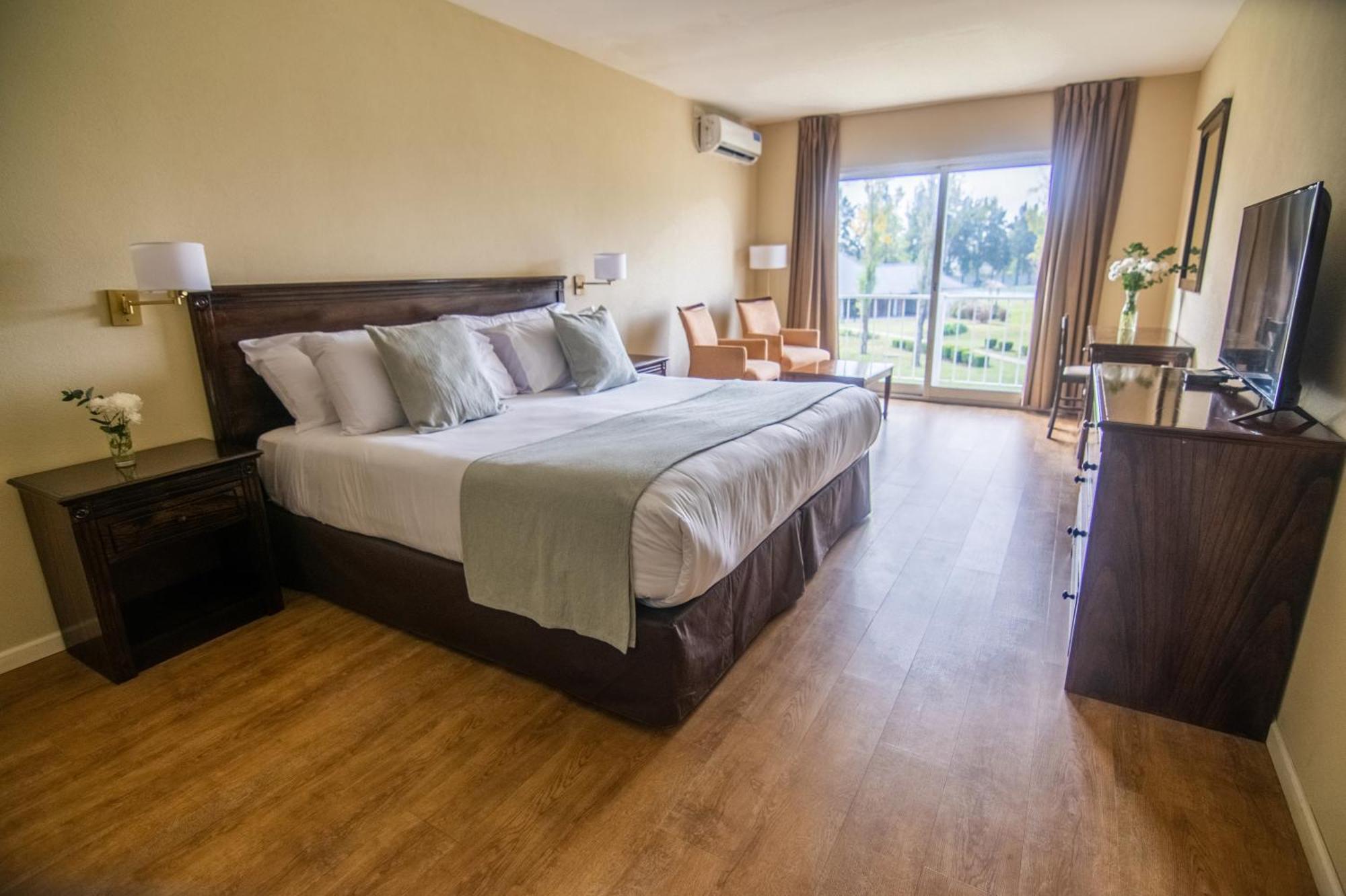 Hotel Wyndham Garden Campana Zewnętrze zdjęcie