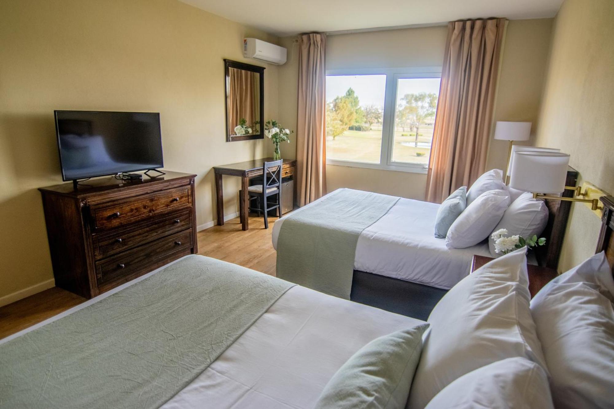 Hotel Wyndham Garden Campana Zewnętrze zdjęcie
