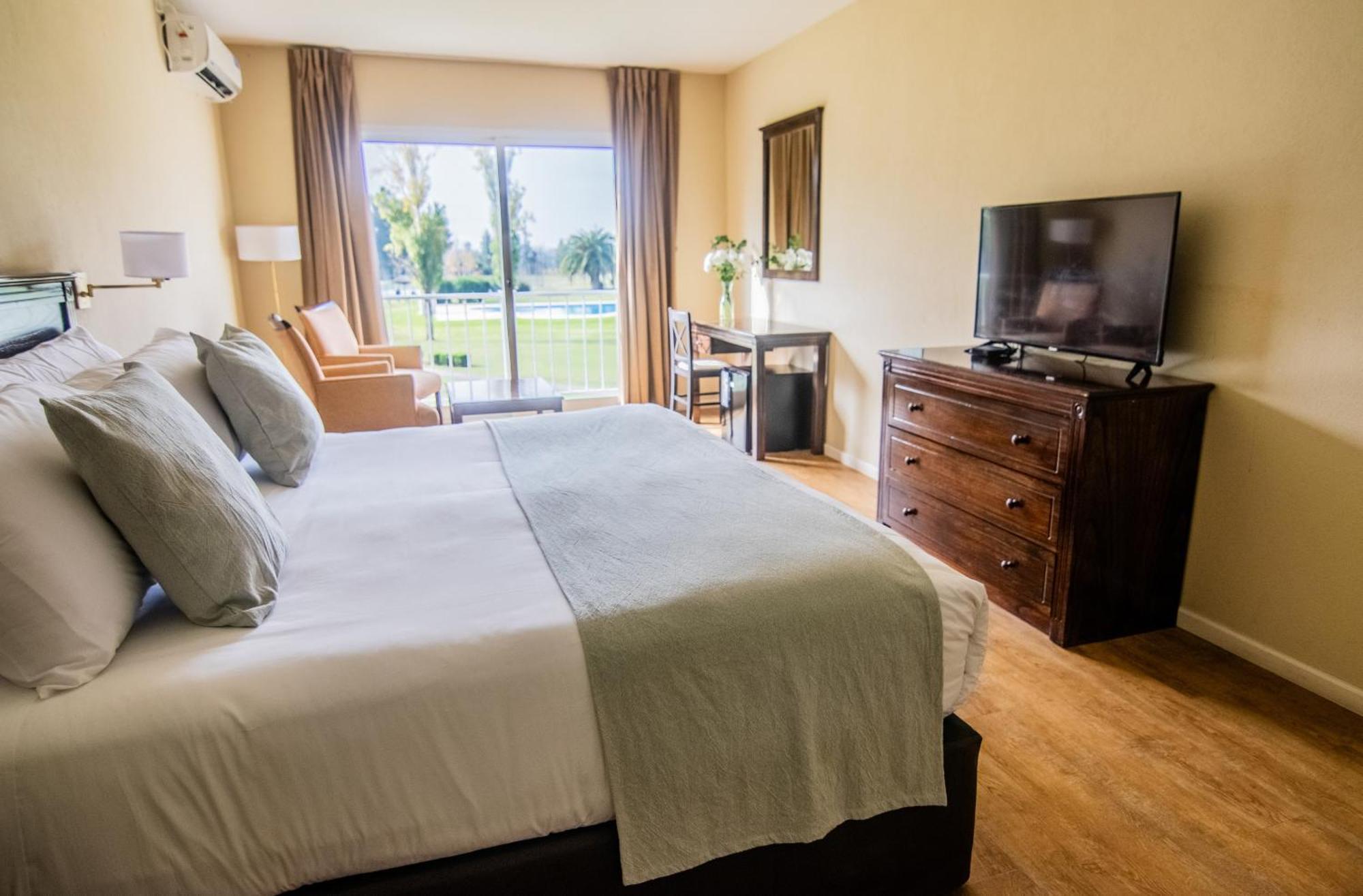 Hotel Wyndham Garden Campana Zewnętrze zdjęcie