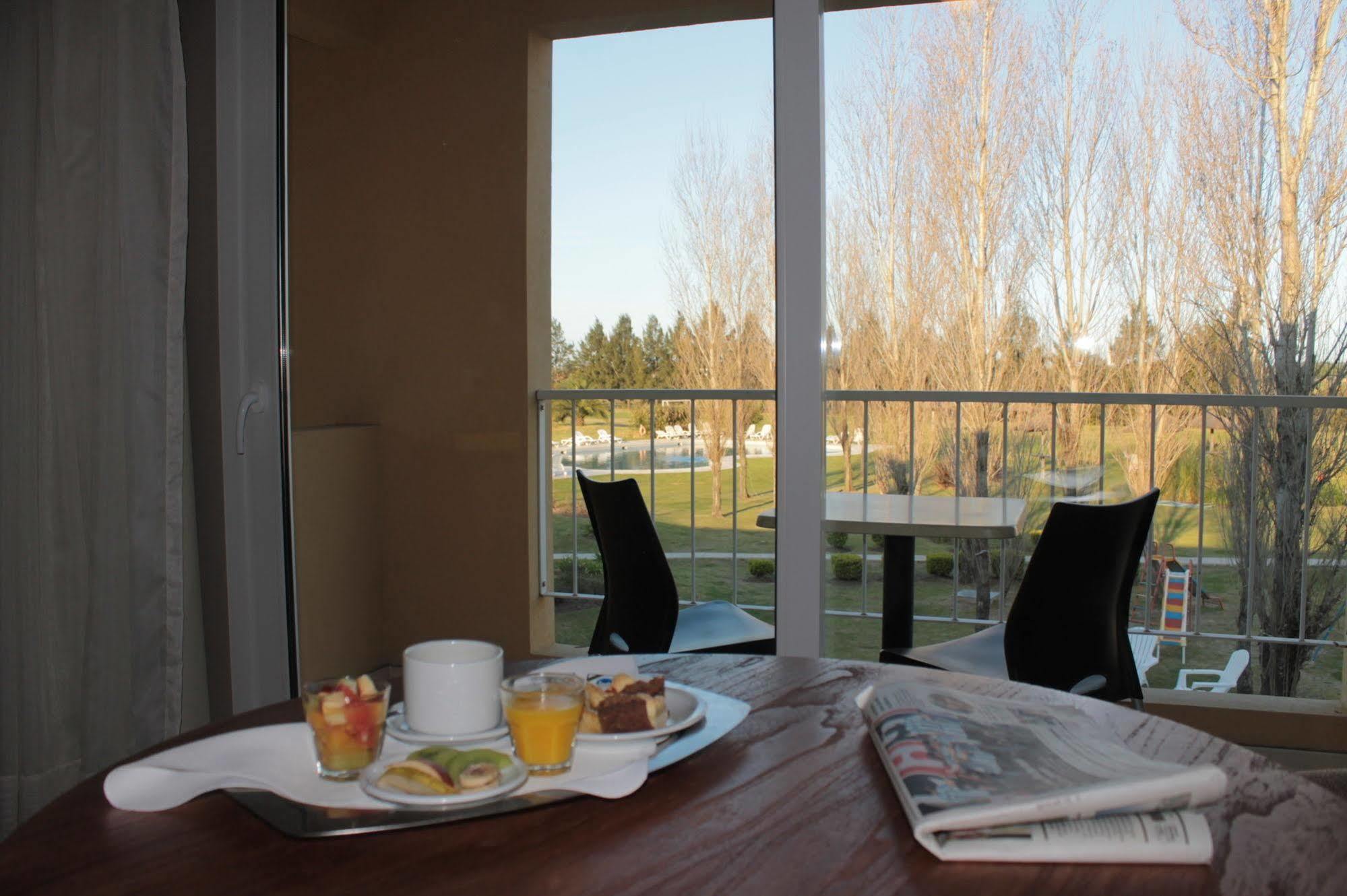 Hotel Wyndham Garden Campana Zewnętrze zdjęcie