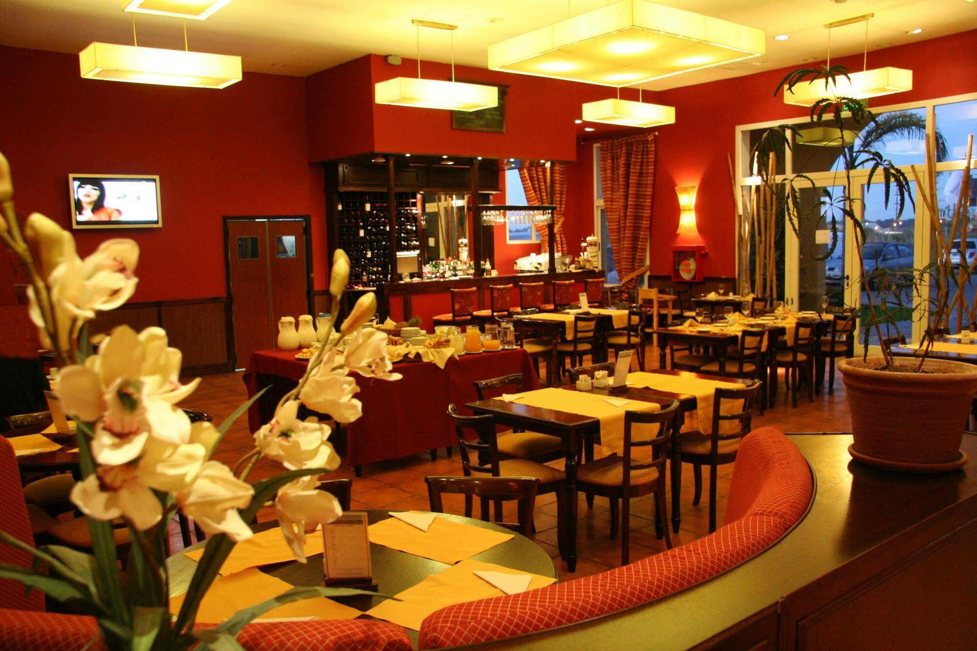 Hotel Wyndham Garden Campana Zewnętrze zdjęcie